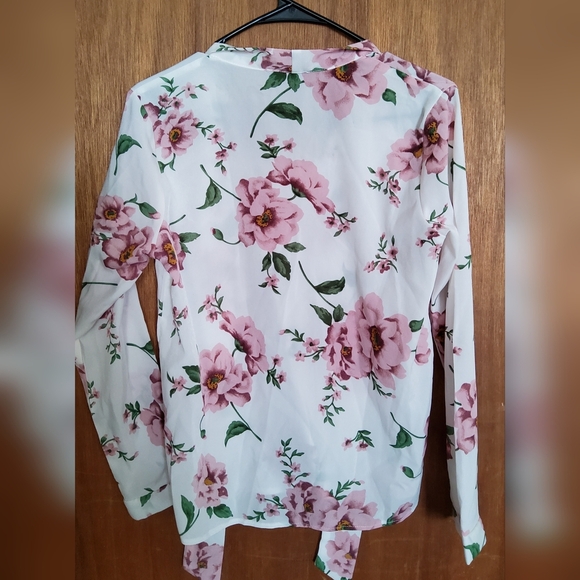 🔥Shein Womens sheer Floral white & Pink Blouse Size M🔥 - Picture 6 of 11